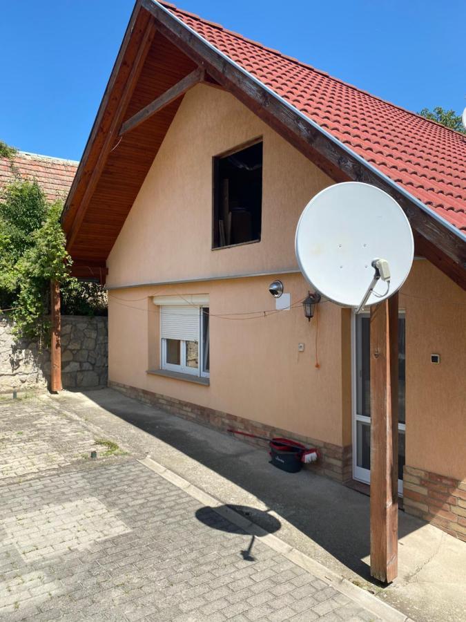Vityesz Vendeghaz ** Apartment Chl'aba Exterior foto